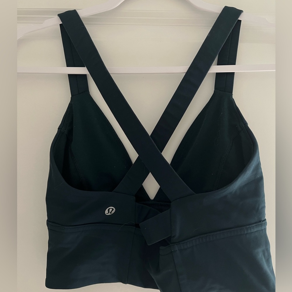 Lululemon cross back sports bra; size 8